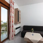One-bedroom In Okrug Gornji *