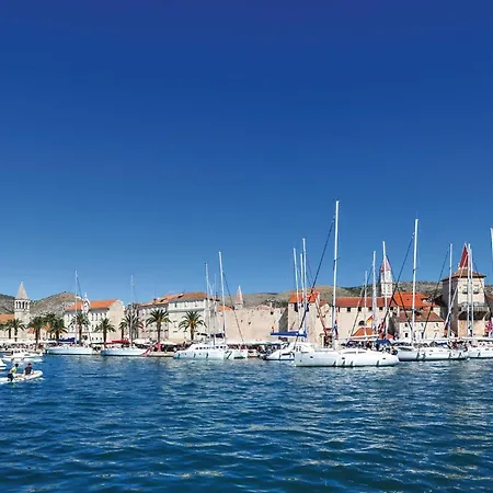 Lovely In Okrug Gornji With Kitchen Appartement Trogir