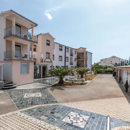 דירה One-bedroom In Okrug Gornji טרוגיר